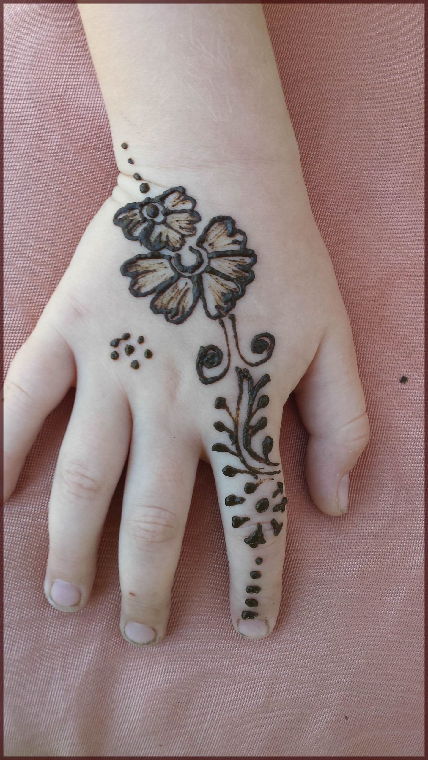 little kid hand mehndi design