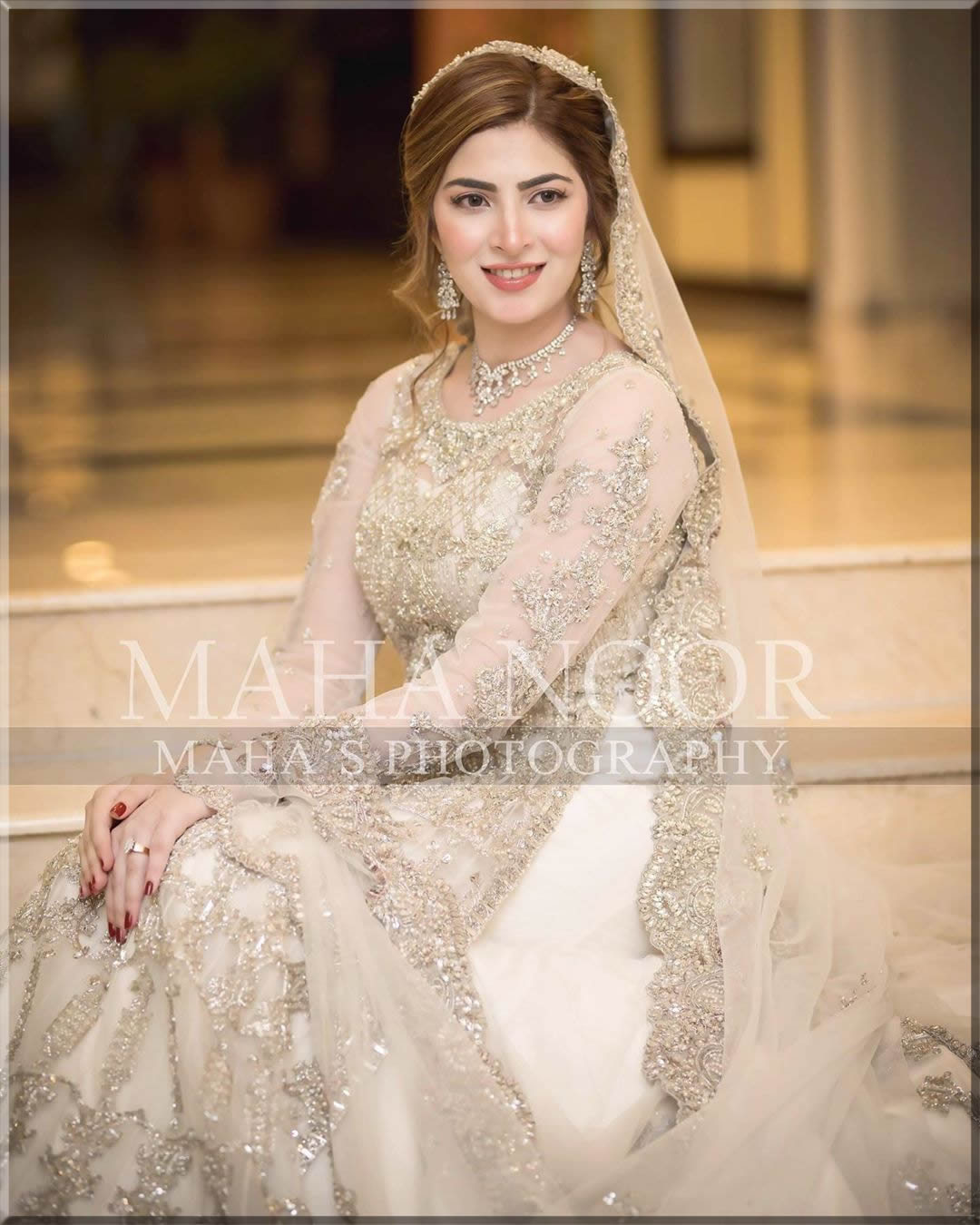 Naimal khawar amazing wedding dress