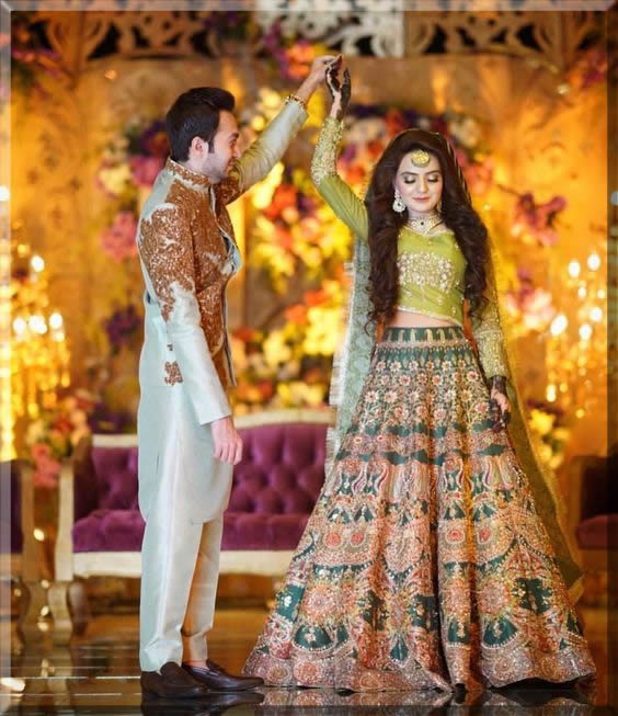 mehndi dresses lehenga