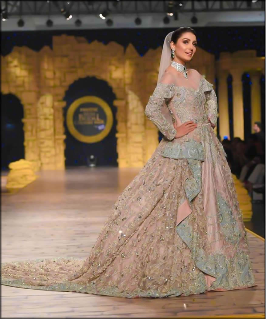 Ayeza khan in stunning bridal dress