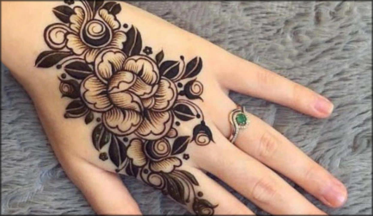 Floral arabic henna design . . . ▪︎follow @mehendiful for more designs  ▪︎subscribe to our channel,link in bio . . . Artist-@mehendiful… | Instagram