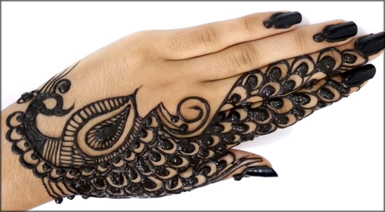 Mehndi Flower Pattern With Peacock For Henna Drawing And Tattoo Decoration  In Ethnic Oriental Indian Style Doodle Ornament Outline Hand Draw Vector  Illustration Stock Illustration - Download Image Now - iStock