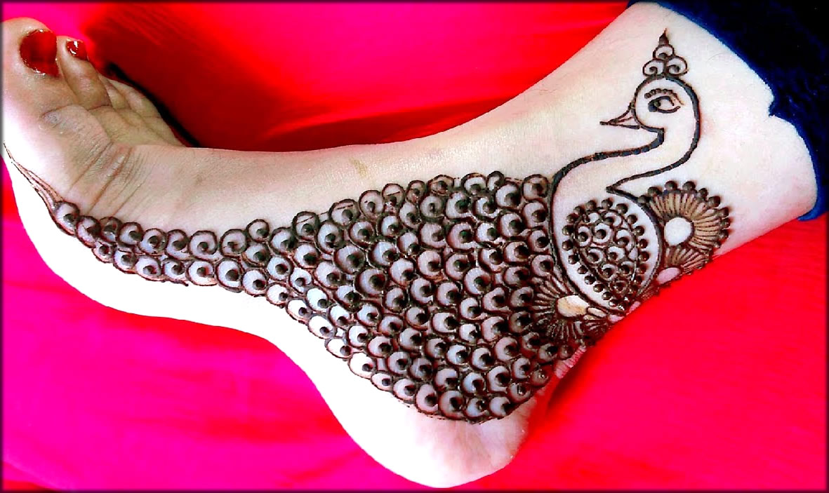 Bloom Mehndi Design for Legs