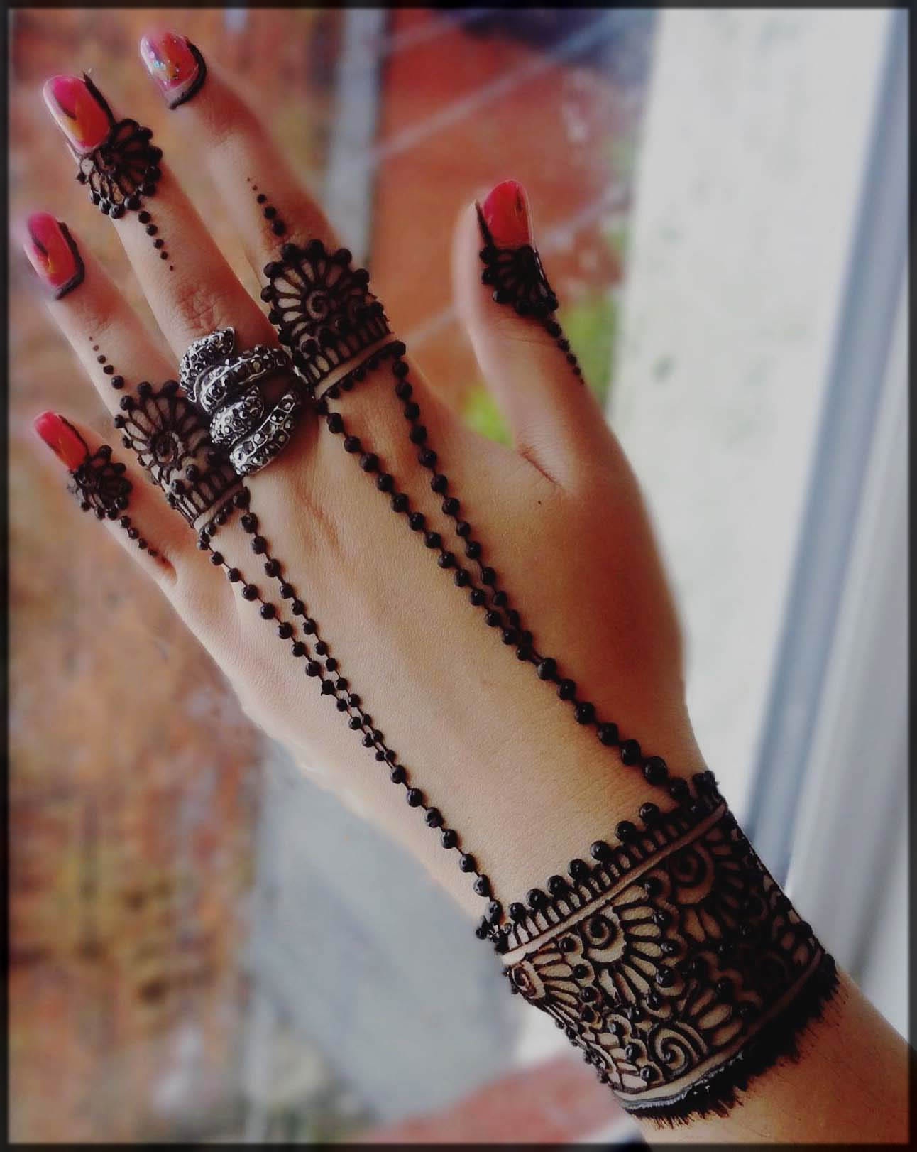 adorable henna designas for fingers