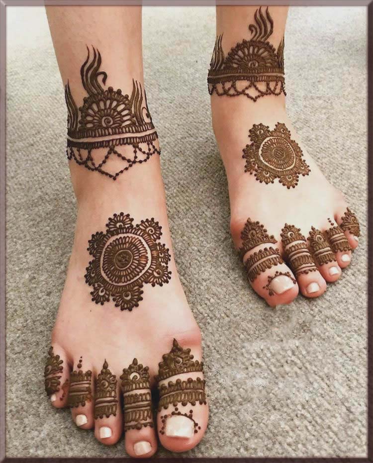 Top 25 Bridal Mehndi Designs For Feet And Legs To Try In 2023 | WeddingPace