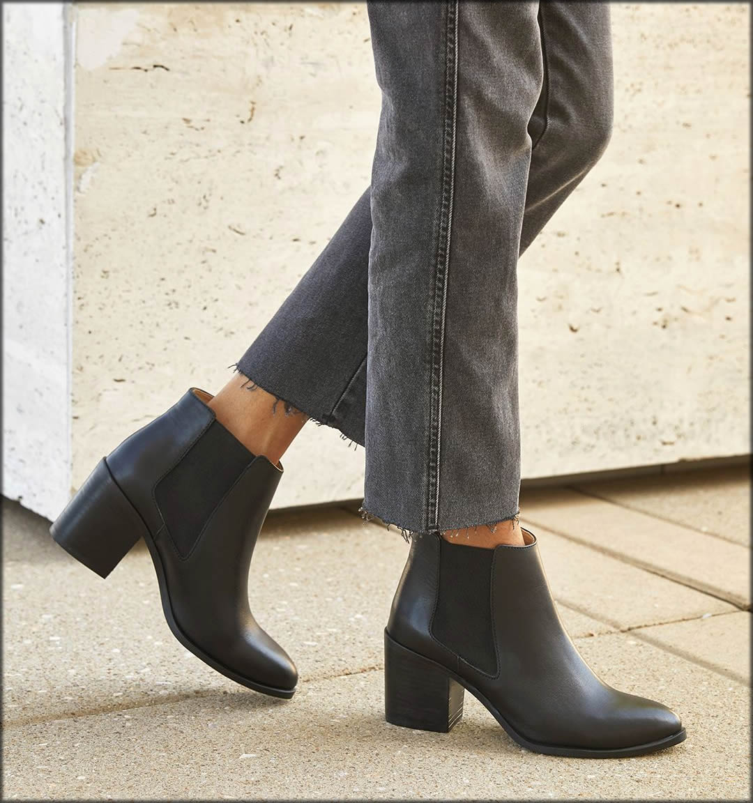 Heeled Ankle Chelsea Boot Black