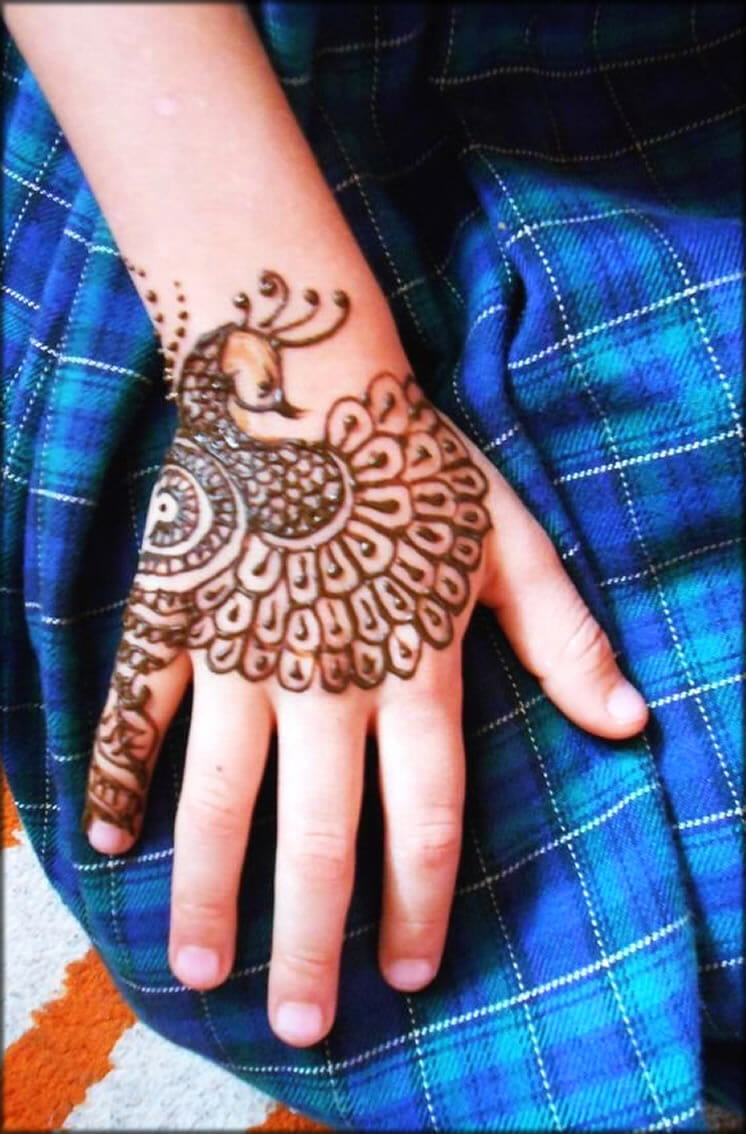 Peacock Mehndi Designs 2022 for Hands and Feet with Pictures