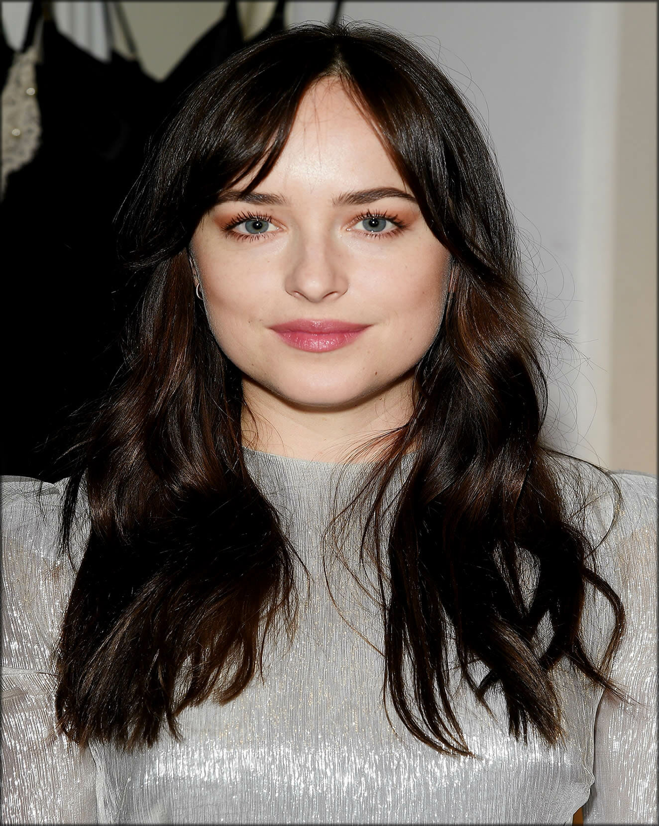 Trendy Long Hairstyles for Women to Try in 2022 [Haircuts for Long Hair]