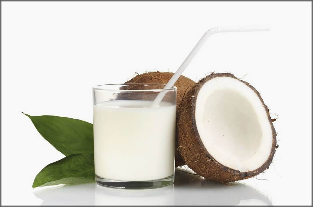 How To Use Coconut Milk For Hair Growth [Benefits & Hair Masks]