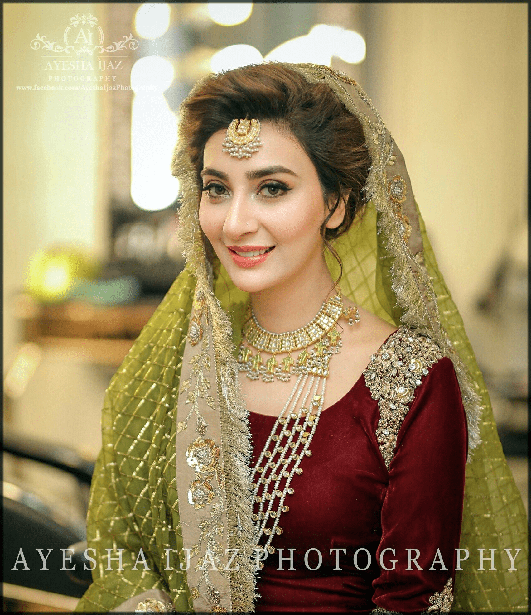 ayesha khan stunning mehndi hairstyles
