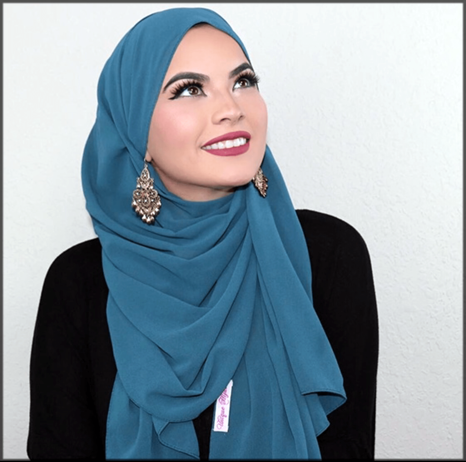 turkish hijjab showing earrings