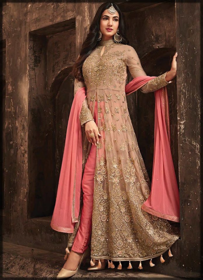 what should a guest wear to a pakistani wedding
