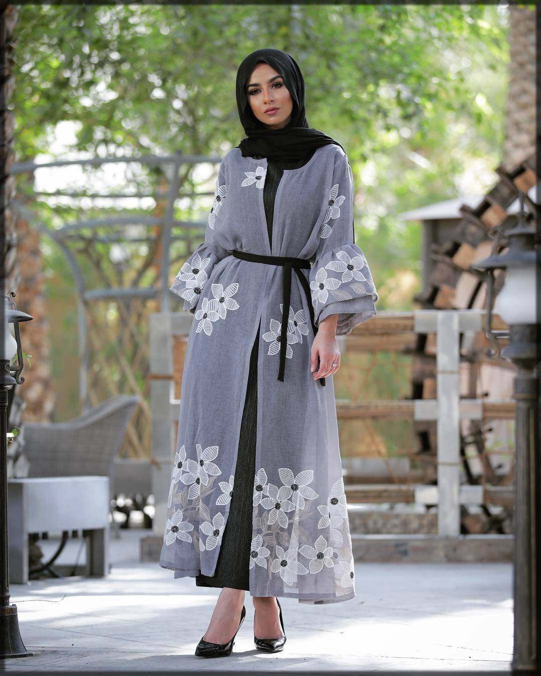 Elegant Formal Fancy Abaya Designs with Lace and Elegant Formal Fancy Abaya Designs with Lace and