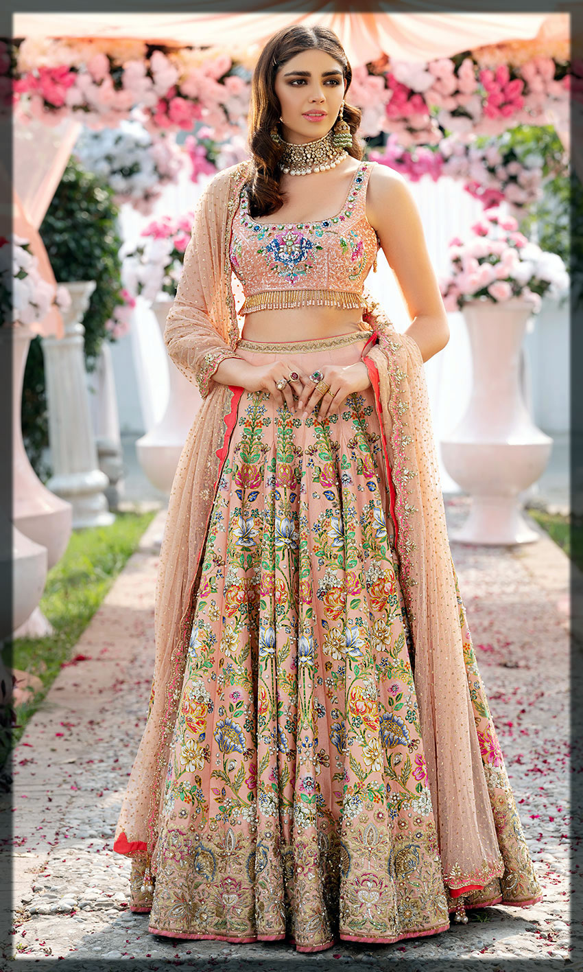 stunning mehndi dress for bride