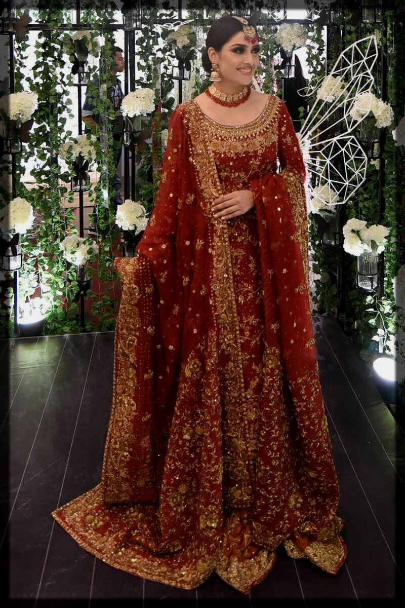 extravagant bridal outfit for barat day