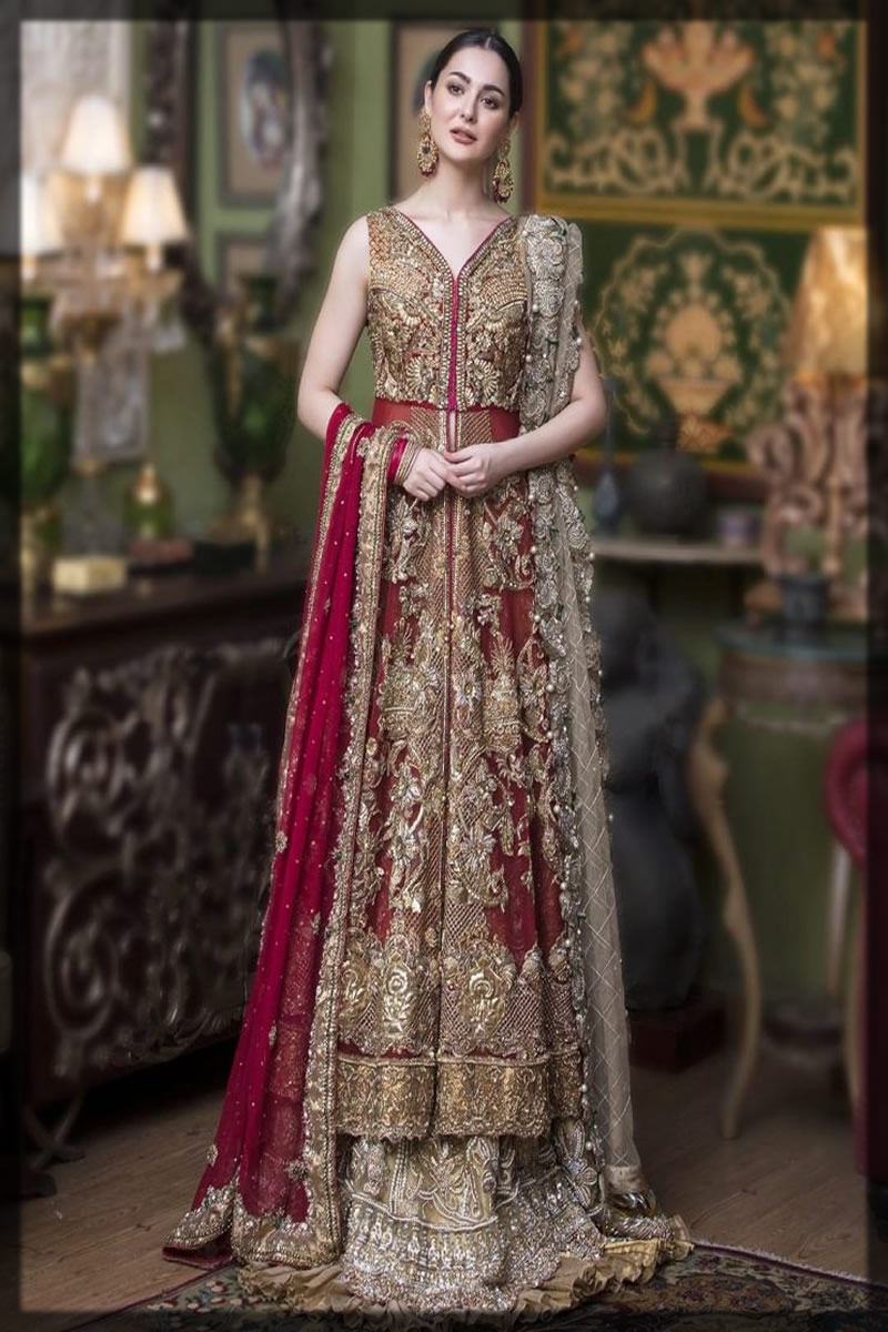 Dimple Queen Hania Amir in Re Bridal Outfit