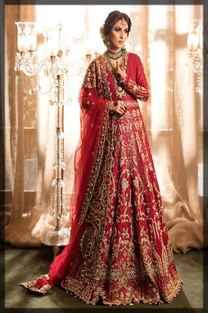 gorgeous ayeza khan in red bridal dress