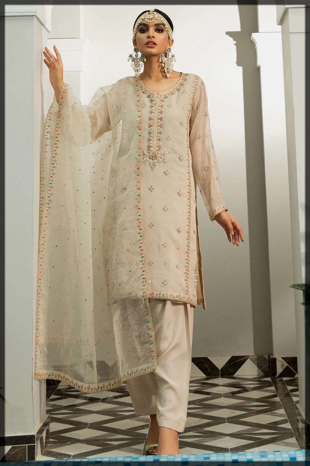 classical and stylish wedding suit for women
