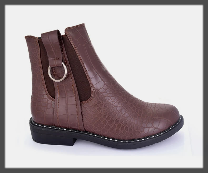 maroon shaded winter boots for women