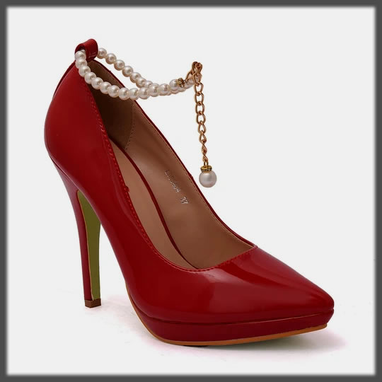 maroon shaded court shoes