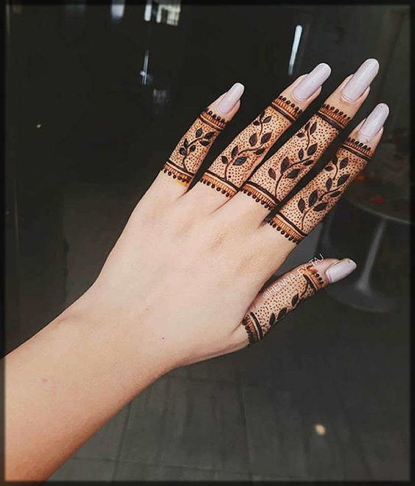 Arabic finger mehndi