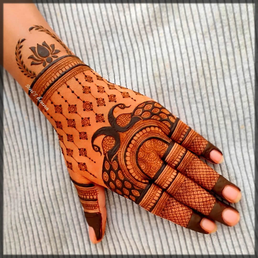 stylish mehendi designs