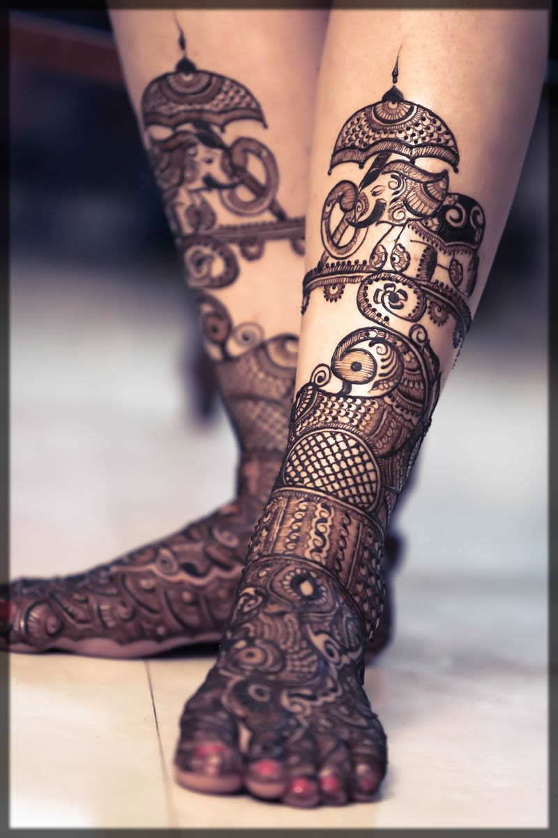 stunning henna design